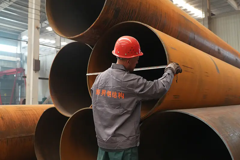 Sfruttando i punti di forza industriali della regione Pechino-Tianjin-Hebei, HAISHENG tiene il passo con l’ondata di trasformazione dell’industria siderurgica di Tangshan.